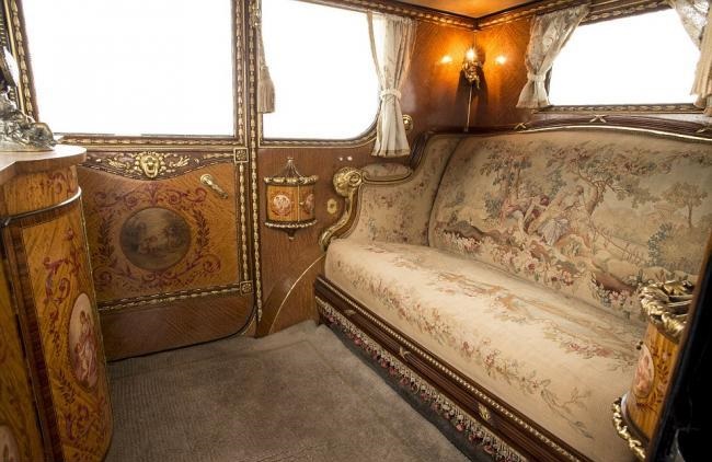 Rolls-Royce 1926 - is a tiny palace on wheels