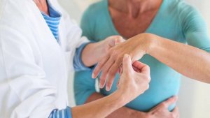 25 Tips to Manage Rheumatoid Arthritis and Things