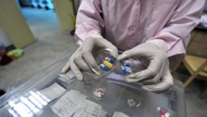 New therapy keeps HIV at bay without daily drug regimen, study says